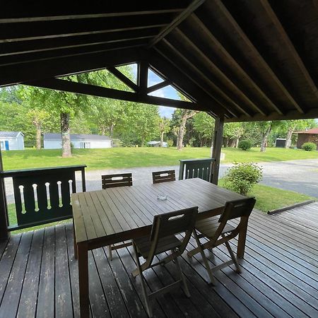Camping Les Etoiles Saint-Sornin-Lavolps Екстериор снимка