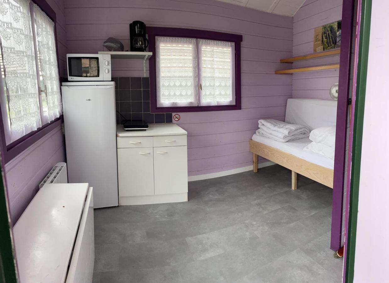 Camping Les Etoiles Saint-Sornin-Lavolps Екстериор снимка
