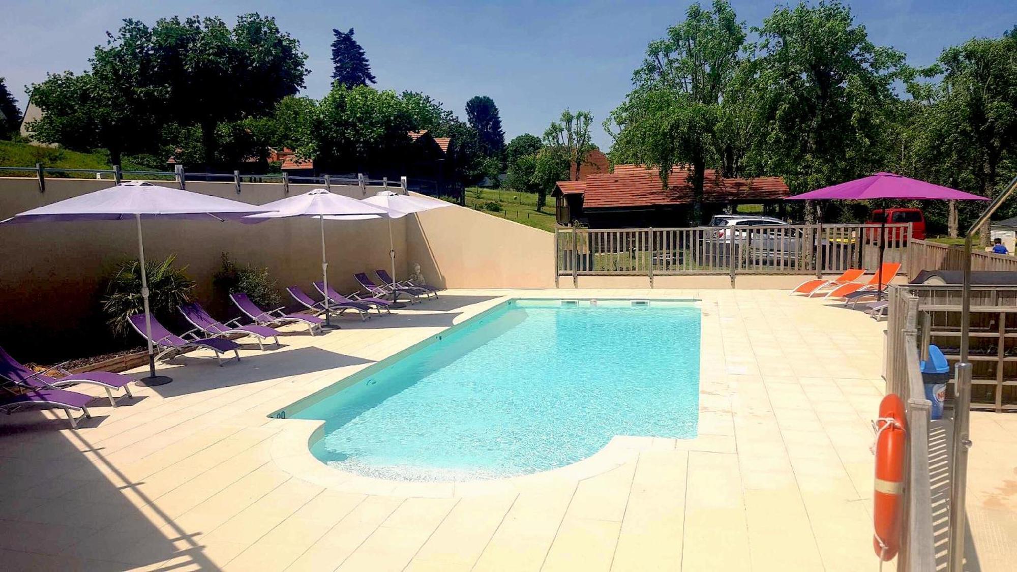 Camping Les Etoiles Saint-Sornin-Lavolps Екстериор снимка