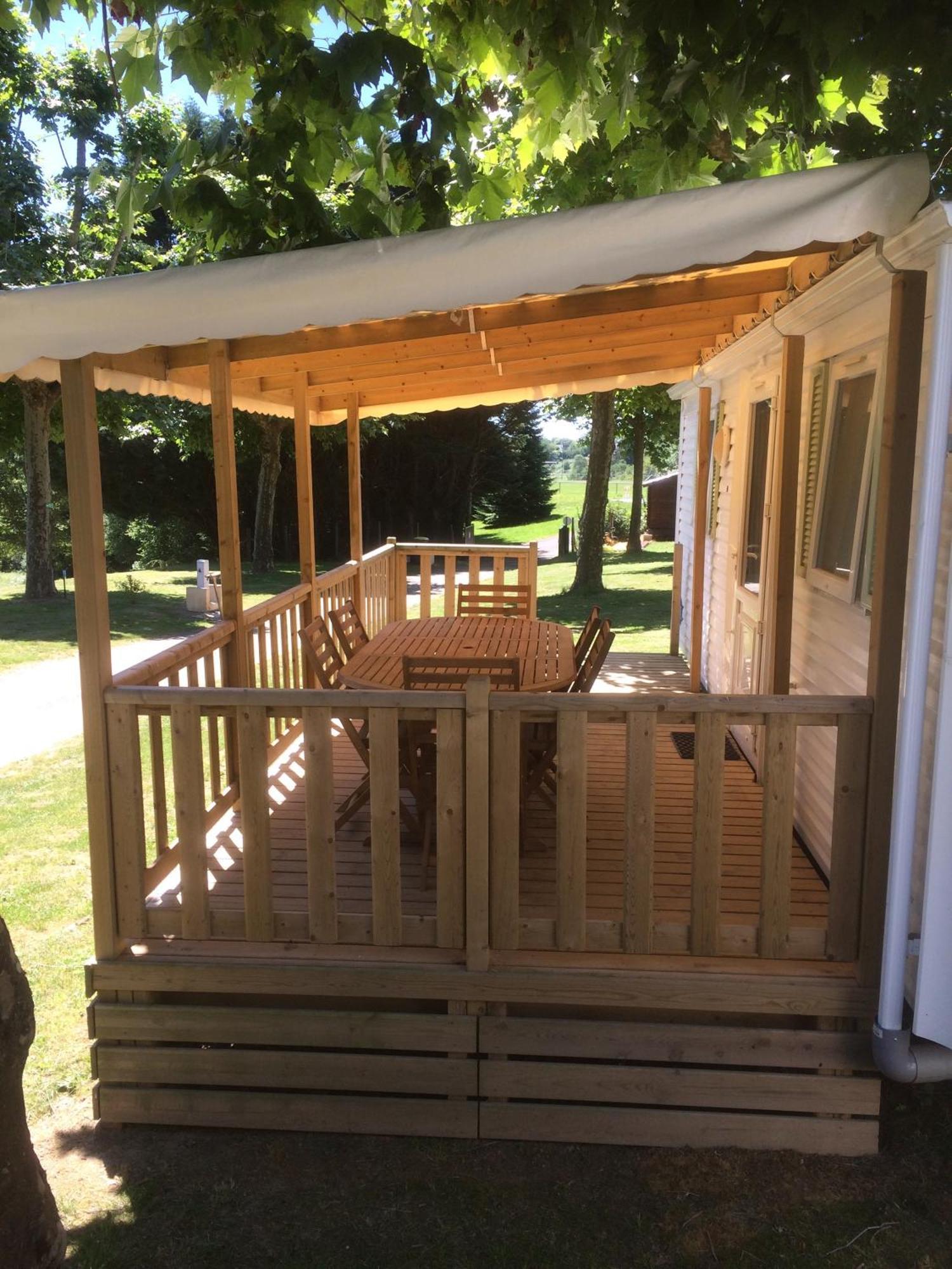 Camping Les Etoiles Saint-Sornin-Lavolps Екстериор снимка