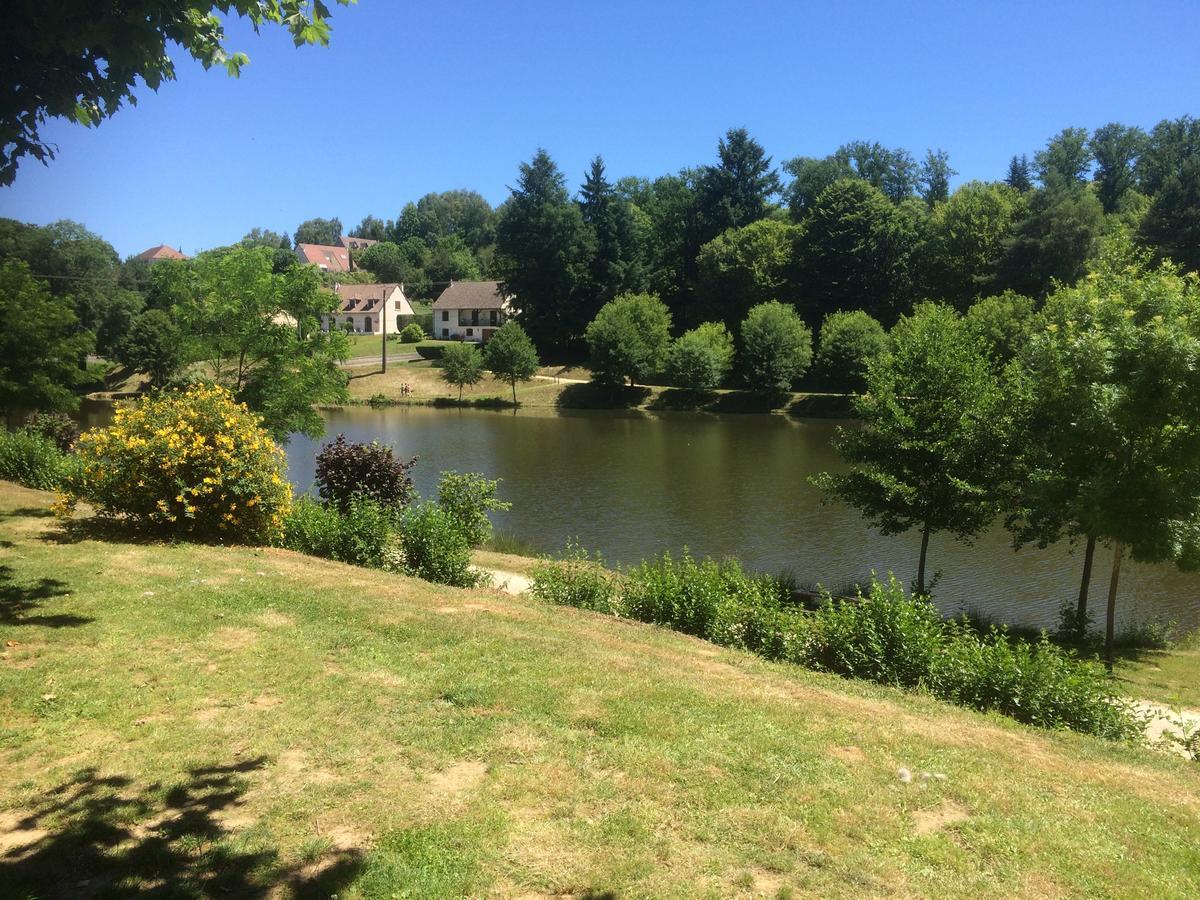 Camping Les Etoiles Saint-Sornin-Lavolps Екстериор снимка