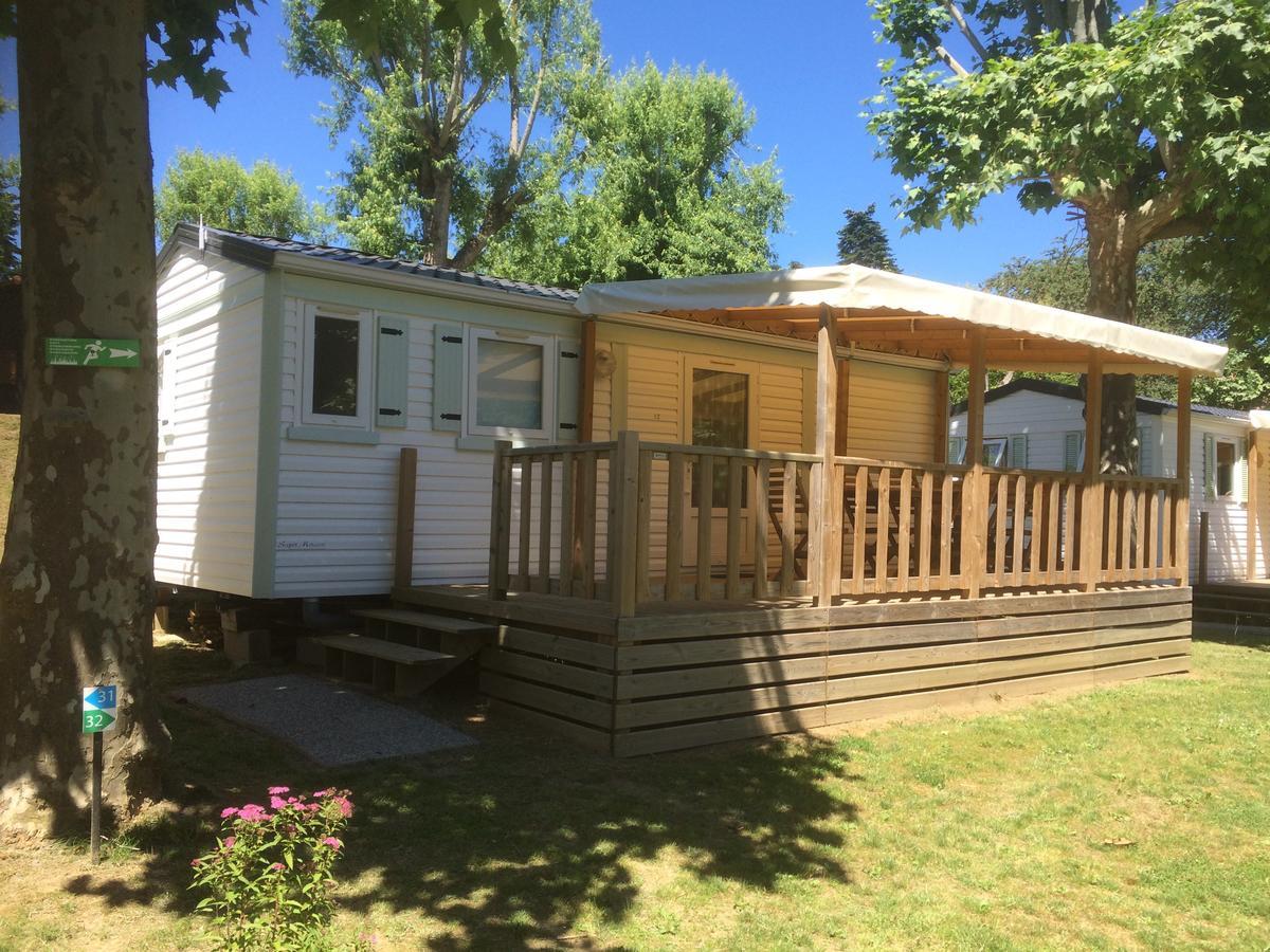 Camping Les Etoiles Saint-Sornin-Lavolps Екстериор снимка
